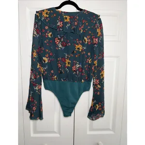 Band of Gypsies Floral Ruffle Bodysuit‎ Womens Size M Teal Boho Bell Sleeve Wrap thumbnail 5