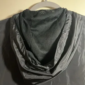 Outer Edge Cropped Blk windbreaker sz M thumbnail 4
