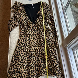 New Free People Cheetah Animal Print Long Sleeve Mini Dress size M thumbnail 9