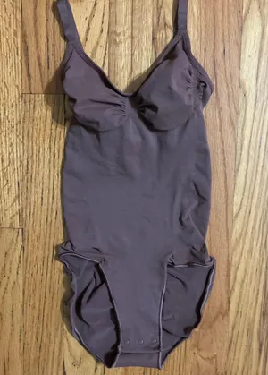 SKIMS Sculpting Brief Bodysuit S thumbnail 3
