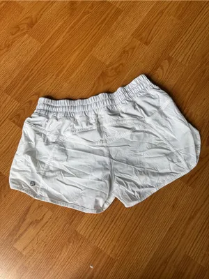 Lululemon Tracker Short IV *2-way Stretch 4" Size 8 thumbnail 2