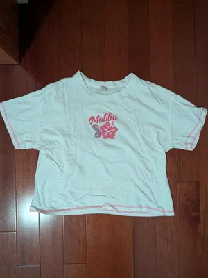 Messy Bun Just Chillin Malibu Graphic Cropped Tee Large thumbnail 3
