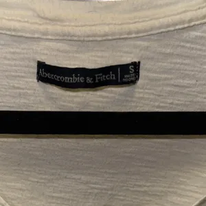 Abercrombie and Fitch top thumbnail 2