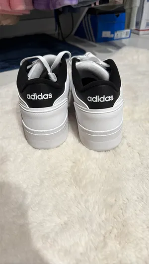 Women’s Adidas turnaround lace up sneaker thumbnail 2