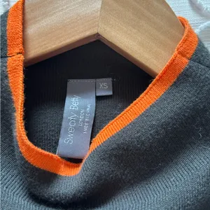 Sweaty Betty Serenity Cropped Boxy Jumper Green‎ with Orange Trim Mock Neck thumbnail 5