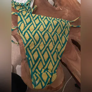 NWOT MISSGUIDED SWIMMING SUIT BIKINI S thumbnail 2