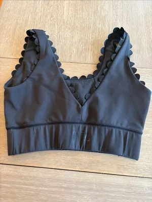 Scallop-Edge Black Sports Bra - Women thumbnail 2