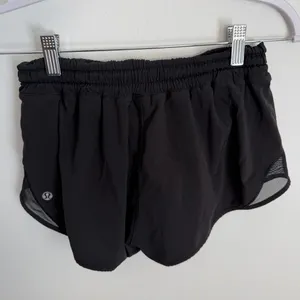 Lululemon Hotty Hot Short II 2.5" size 4 thumbnail 3