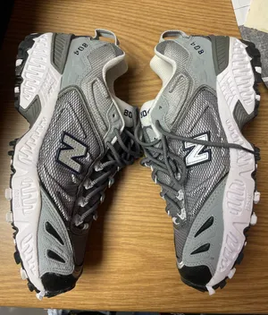 New Balance Women’s Chunky Silver Sneakers New In Box - Vintage - Size 8 W804NV thumbnail 1