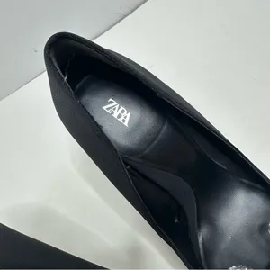 Zara Black Pointed Toe Silver Bow Stiletto Heels Size 39 thumbnail 4