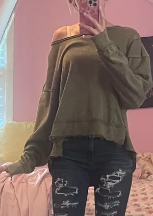 New In- green sweatshirt/ sweater thumbnail 1