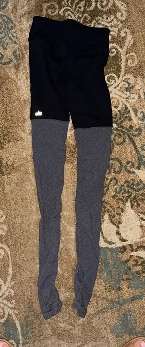 Alo Yoga Leggings thumbnail 1