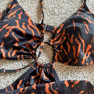 *NEW* Shade & Shore Monokini thumbnail 4