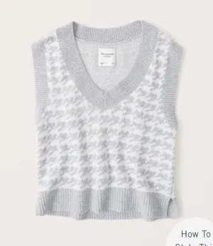Abercrombie & Fitch Gray Houndstooth Knit Sweater Vest Size Small EUC thumbnail 1