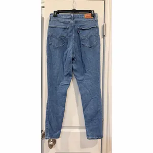 Levi's 721 High Rise Skinny Jeans Women's waist Size 30 Medium Blue Distressed thumbnail 5