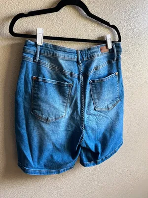 Judy Blue Classic Light Blue Denim Shorts size 1 XL casual daily thumbnail 4