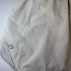 Lululemon Hotty Hot Hawaii Exclusive Pineapple Off White Lined Short 4" Inseam 2 thumbnail 6
