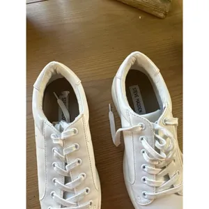 Steve Madden 6.5 Stylist Casual Low Top Lace-Up Sneakers Casual Style thumbnail 5