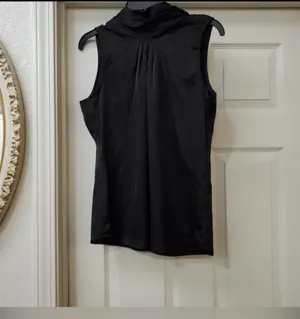 New York Company sleeveless blouse is a size small. thumbnail 2