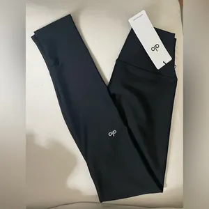 Alo Yoga NWT High Waisted Airlift Leggings in Black Size S thumbnail 8