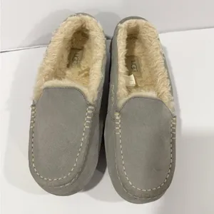 UGG Ansley Slippers Womens 8 Gray Suede Shearling Lined Moccasin thumbnail 2