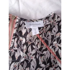 Motherhood Maternity M Short Sleeve Top thumbnail 3