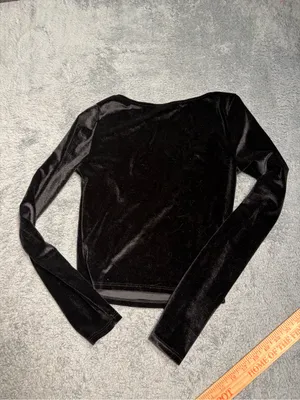 Lulus Black Velvet Long-Sleeve V-Notch Crop Top XS NWT thumbnail 4