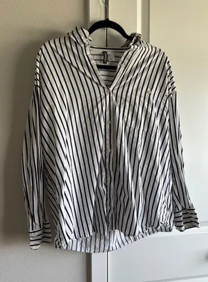 H&M Long Sleeve Shirt Button Down thumbnail 1