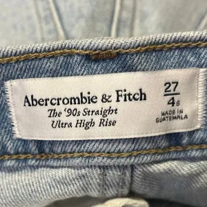 Abercrombie & Fitch 90's Straight Blue Ultra High Rise Distressed Denim Jeans 4 thumbnail 4