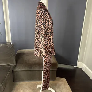 Women’s Lightweight Leopard Print 2 Piece Pant Suit Set Size M NEW thumbnail 3
