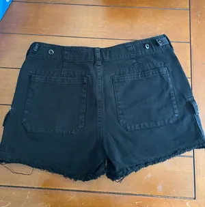 Lucky Brand shorts thumbnail 2