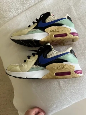 Nike Women's Cream, Black & Hot Pink air max thumbnail 3