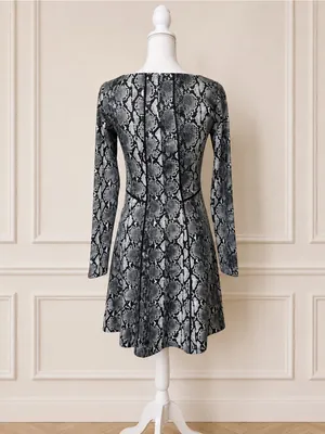 NWOT Michael Kors Snake Print Fit & Flare Dress Size 2 Black Gray Long Sleeve thumbnail 5