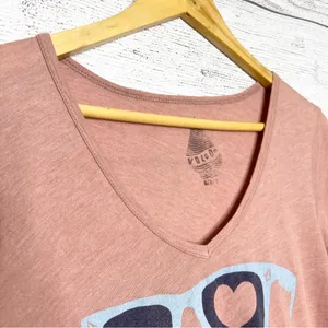 Volcom Dusty Rose Mustache Sunglasses Love Graphic V Neck T-Shirt Size Medium thumbnail 3