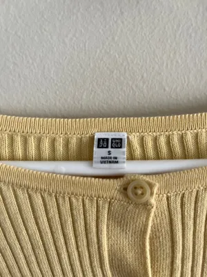 Uniqlo button down sweater thumbnail 3