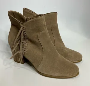 Bass tan suede fringe ankle boots with‎ heel size 6.5 thumbnail 1