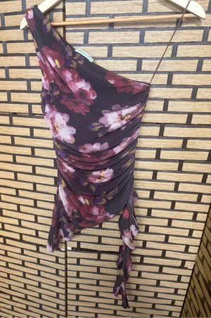 Milk + honey burgundy one shoulder floral top size XS thumbnail 1