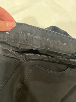 American Eagle Super Hi-Rise Jegging - Black Distressed -Size 6 thumbnail 5