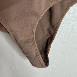 Skims Soft Smoothing Seamless Thong Bodysuit Womens Small Brown Sienna Shapewear thumbnail 7