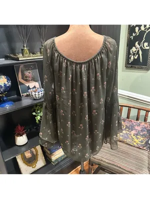White House Black Market Floral Sheer Sleeve Blouse – Size M thumbnail 8