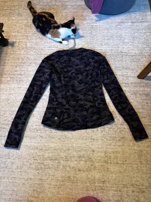 Lululemon Top Long Sleeve thumbnail 4