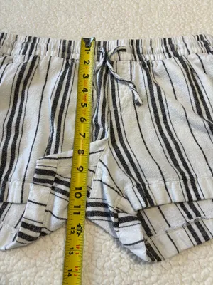 Old Navy High-Waisted Striped Linen-Blend Shorts White Black Medium Boho Beach thumbnail 3
