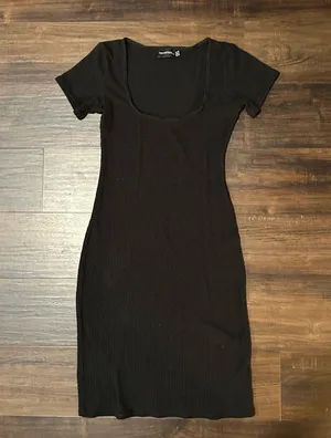 Pretty Little Thing Dress Bodycon thumbnail 1
