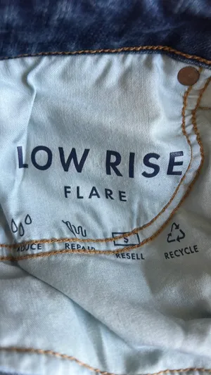 Lucky Brand Jeans Low-Rise Flare Denim 8/29 thumbnail 6