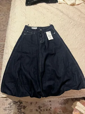 ZARA Bubble Dark Wash Jean skirt thumbnail 2