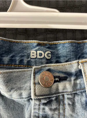 BDG Mid-Rise Breezy Shorts thumbnail 2