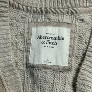 Abercrombie & Fitch Y2K Cable Knit Short Sleeve V-Neck Sweater Bella Preppy thumbnail 9