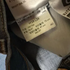 Levi’s wedgie straight jeans 28 button fly thumbnail 6