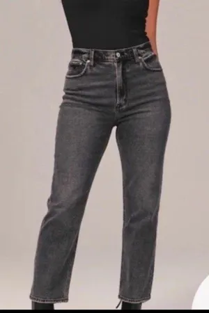 Abercrombie & Fitch The Ankle Straight Ultra High Ride size 28 (6R) thumbnail 1