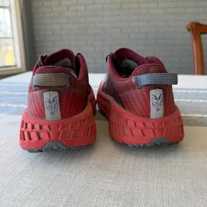 Hoka One One Running Shoes Womens Size 8.5 Speedgoat 4 Red Maroon Sneakers Gym thumbnail 3